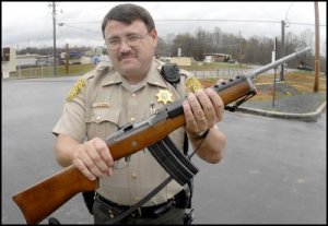 washington-county-sheriff-with-assault-rifle.jpg